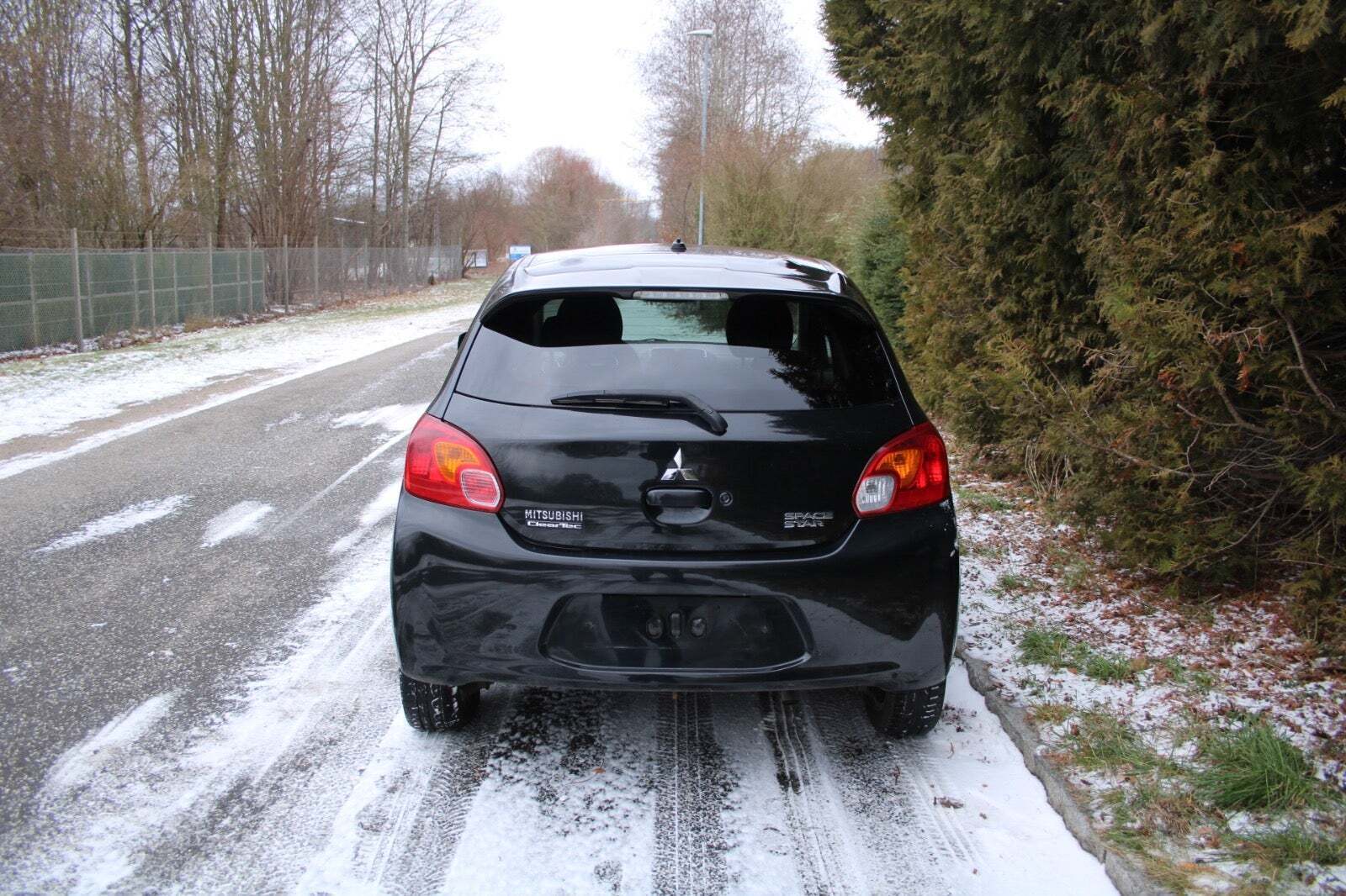 Mitsubishi Space Star 1,2 Black & White