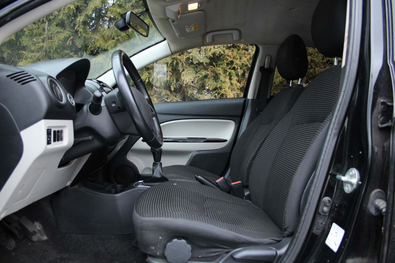 undefined Mitsubishi Space Star fra 2015