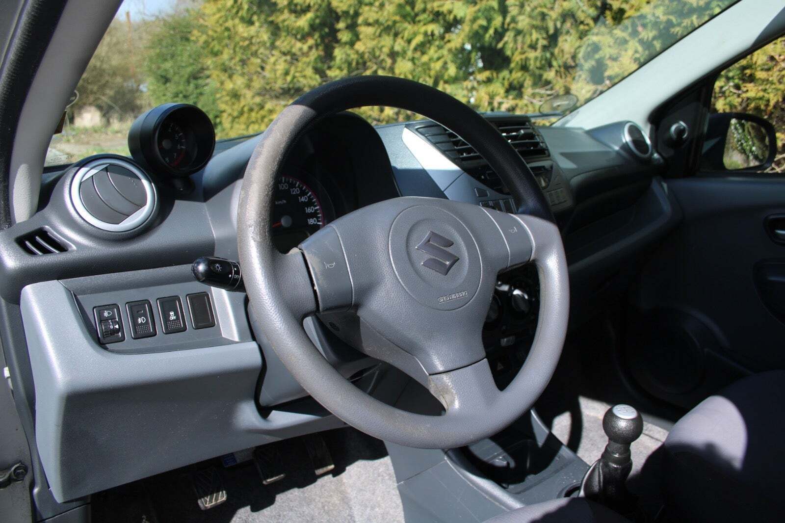 undefined Suzuki Alto fra 2012 set indefra