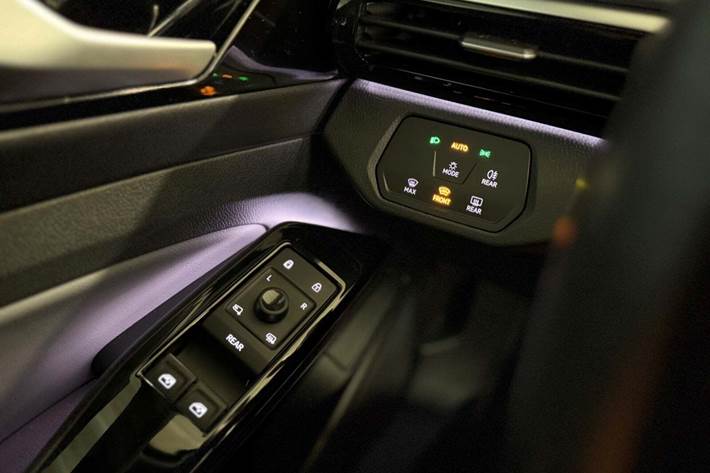 Grå VW ID.4 fra 2023