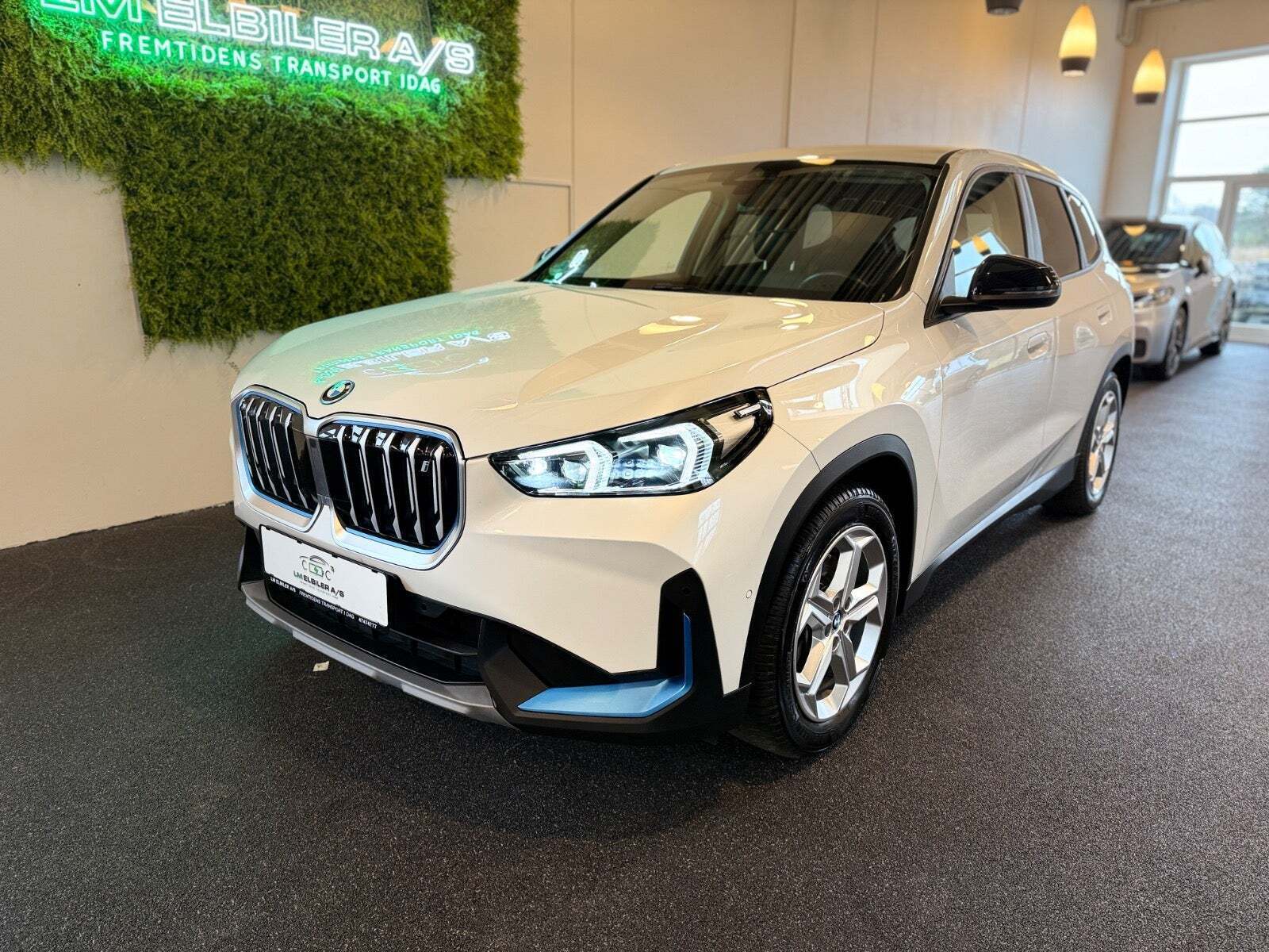 BMW iX1 xDrive30 X-Line