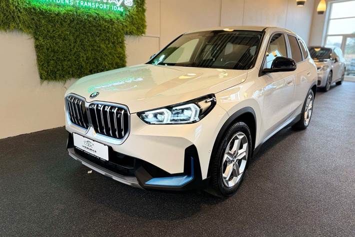 Hvid BMW iX1 fra 2023