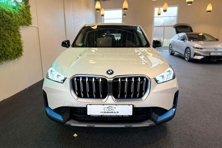 Hvid BMW iX1 fra 2023