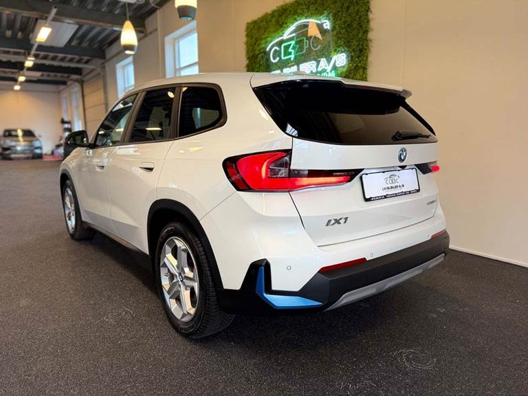 BMW iX1 xDrive30 X-Line