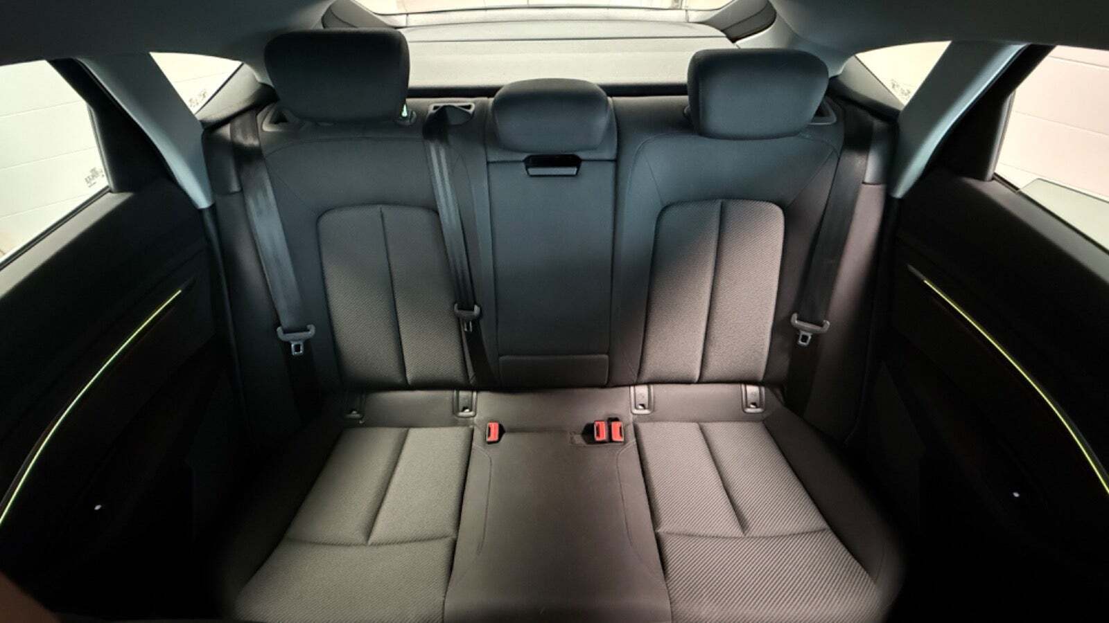 Grå Audi Q8 e-tron fra 2024