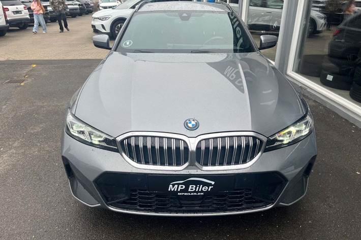 Grå BMW 320e fra 2024