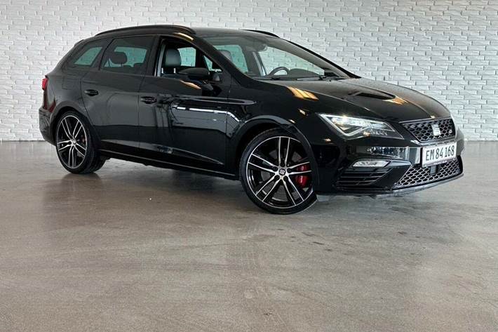 Sort Seat Leon fra 2018 set udefra