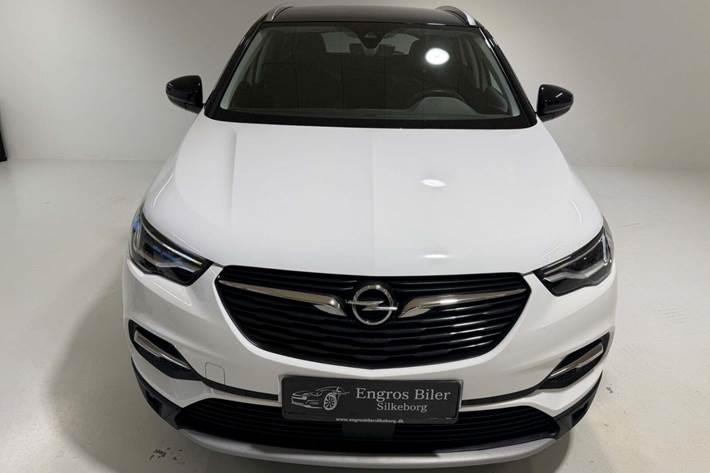 Hvid Opel Grandland X fra 2021