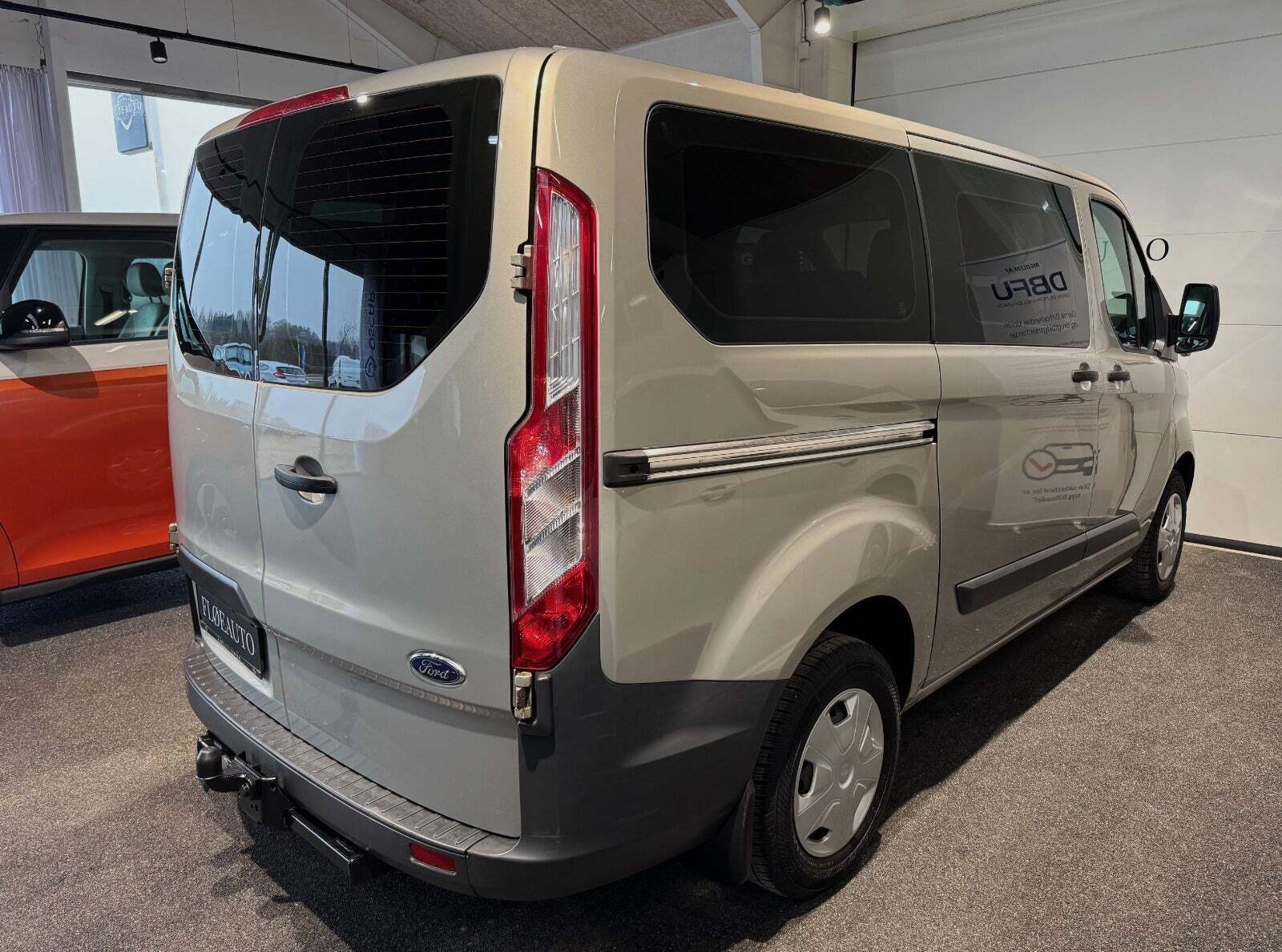 undefined Ford Transit Custom Kombi 310 L1 fra 2013 set udefra
