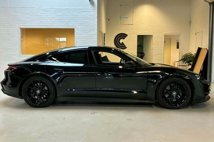 Sort Porsche Taycan 4S fra 2023