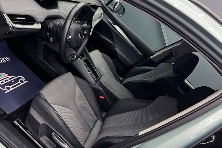 Sølv Skoda Enyaq fra 2023