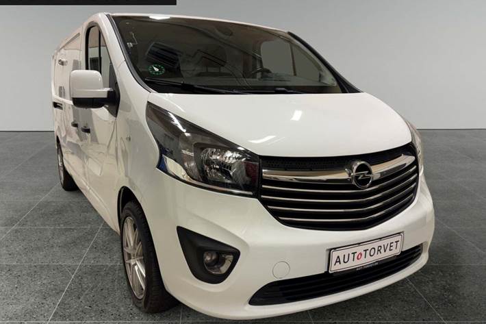 Hvid Opel Vivaro fra 2015