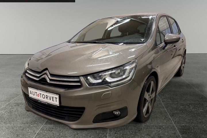 Grå Citroën C4 fra 2018 set udefra