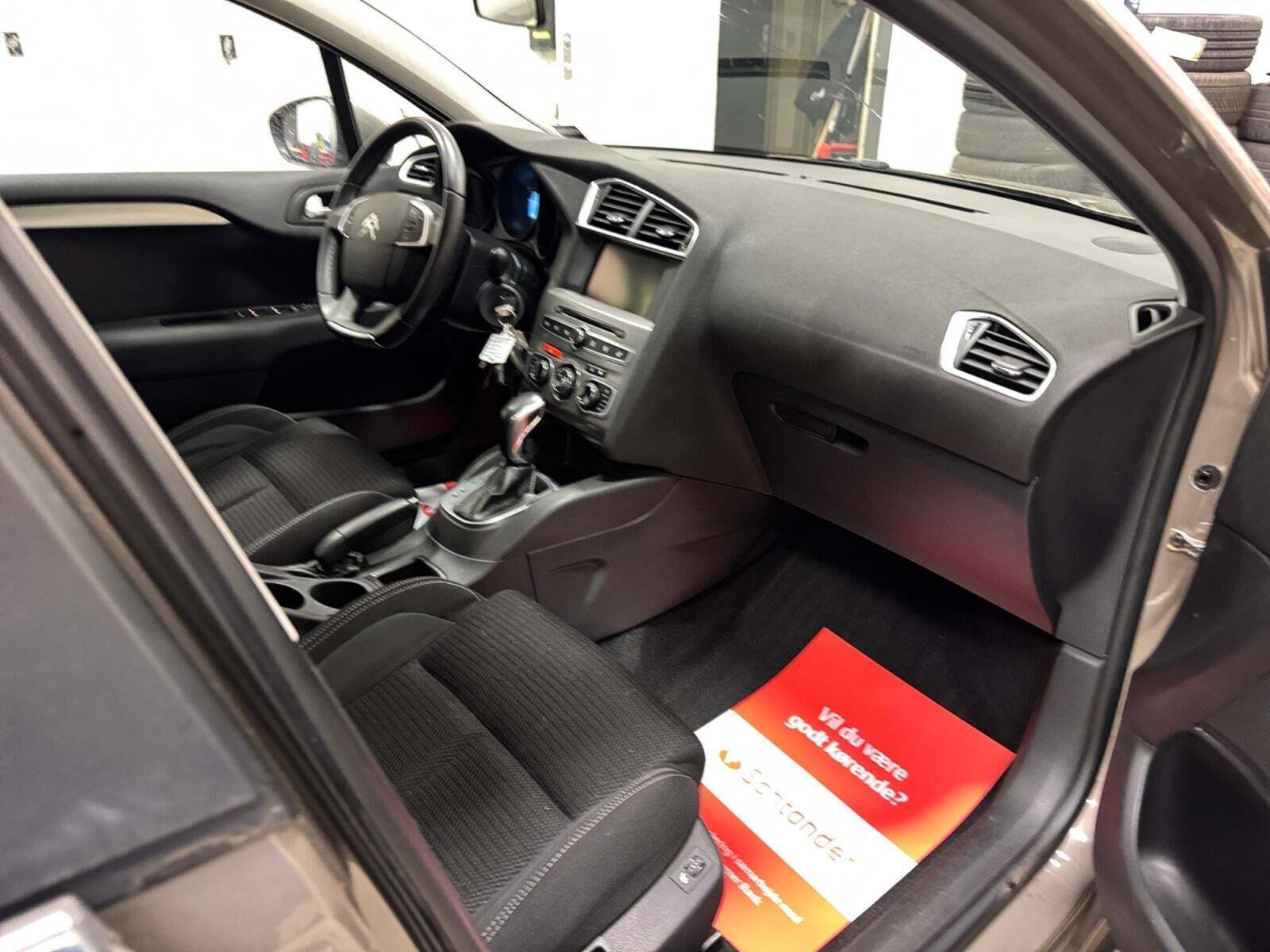 Grå Citroën C4 fra 2018