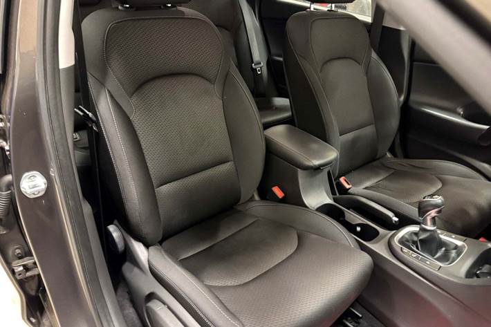 Brun Hyundai i30 fra 2019