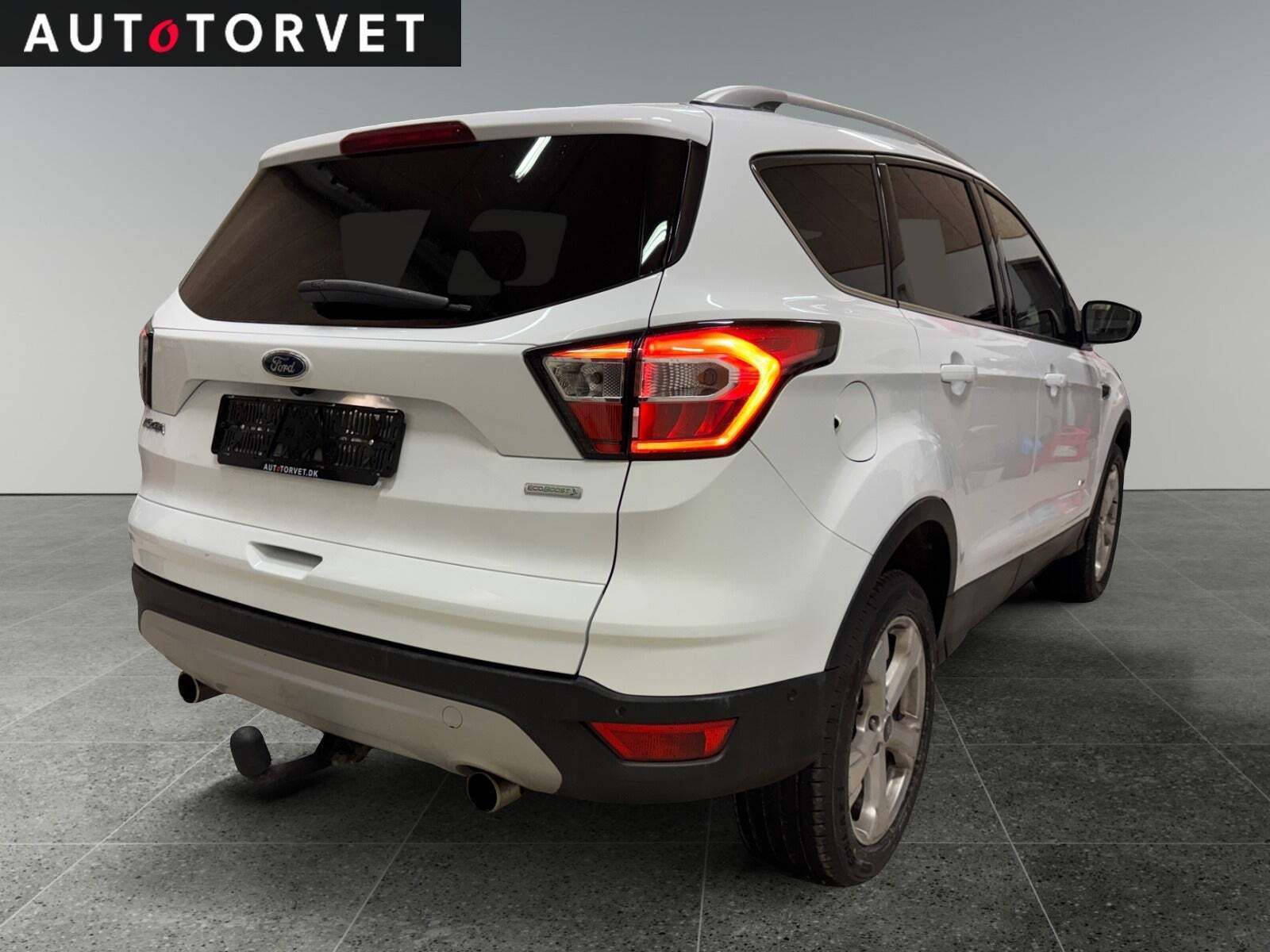 Hvid Ford Kuga fra 2018