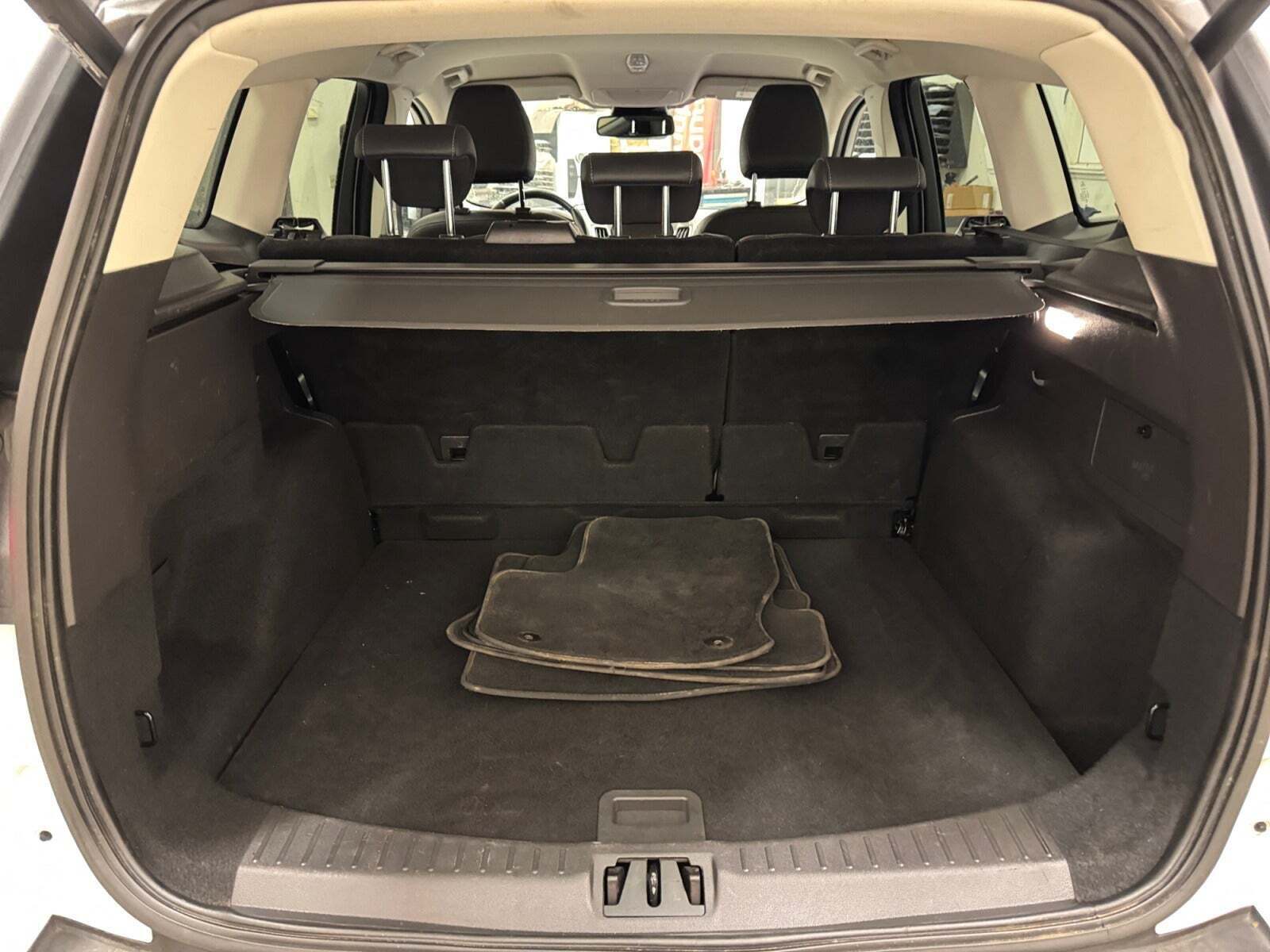 Hvid Ford Kuga fra 2018