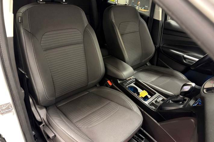 Hvid Ford Kuga fra 2018