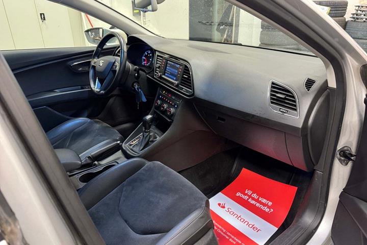 Sølv Seat Leon fra 2015