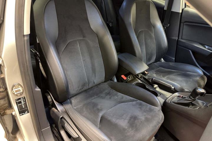 Sølv Seat Leon fra 2015