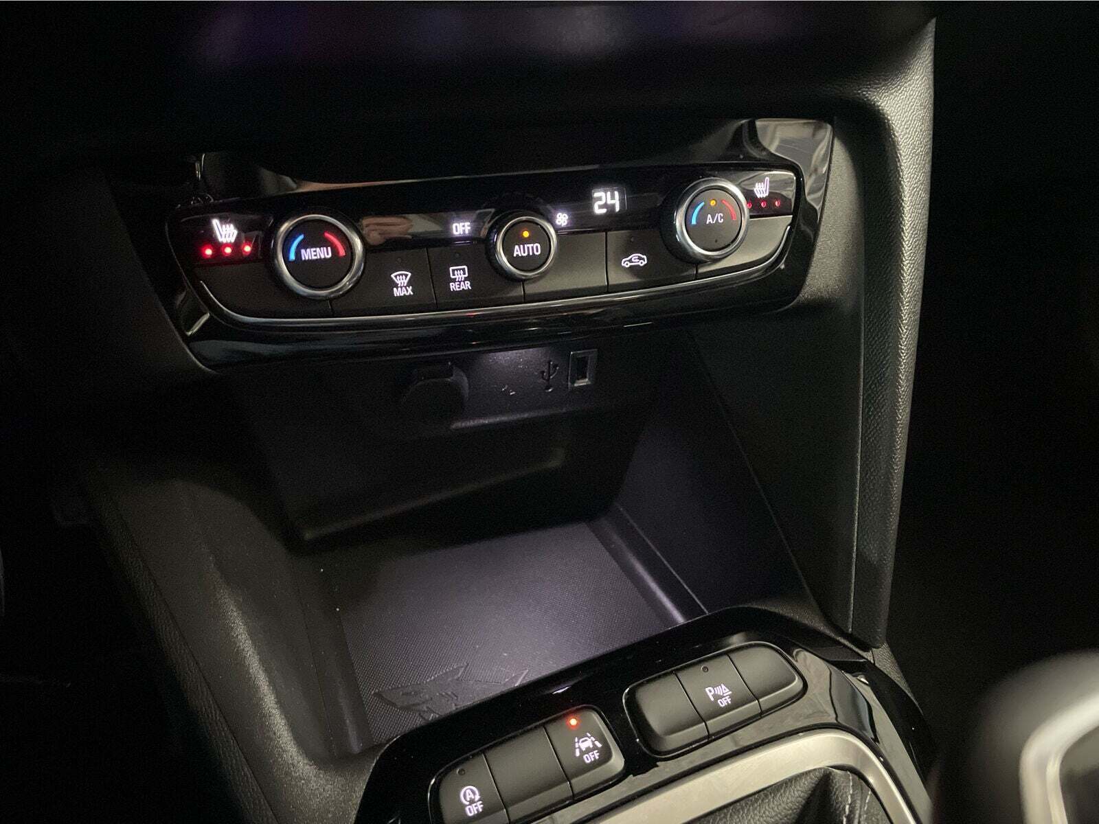 Sort Opel Corsa fra 2022