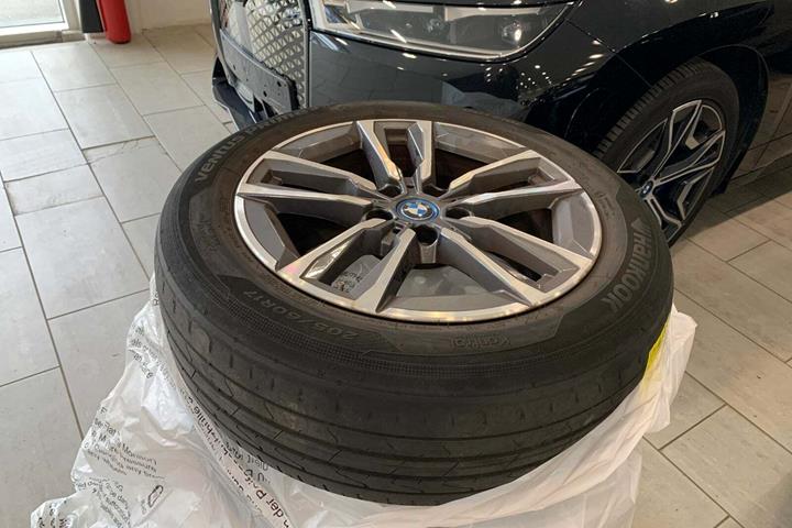 undefined BMW 225e fra 2023