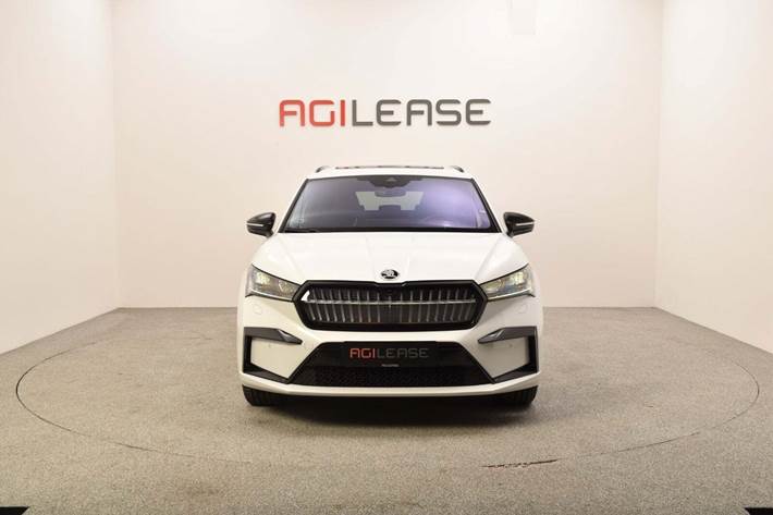 Hvid Skoda Enyaq fra 2022