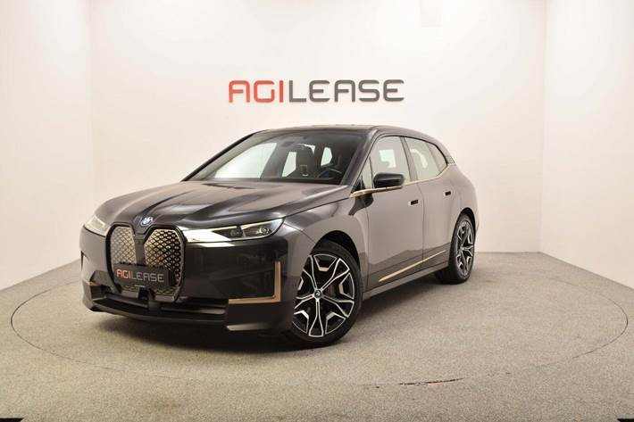 Grå BMW iX fra 2021