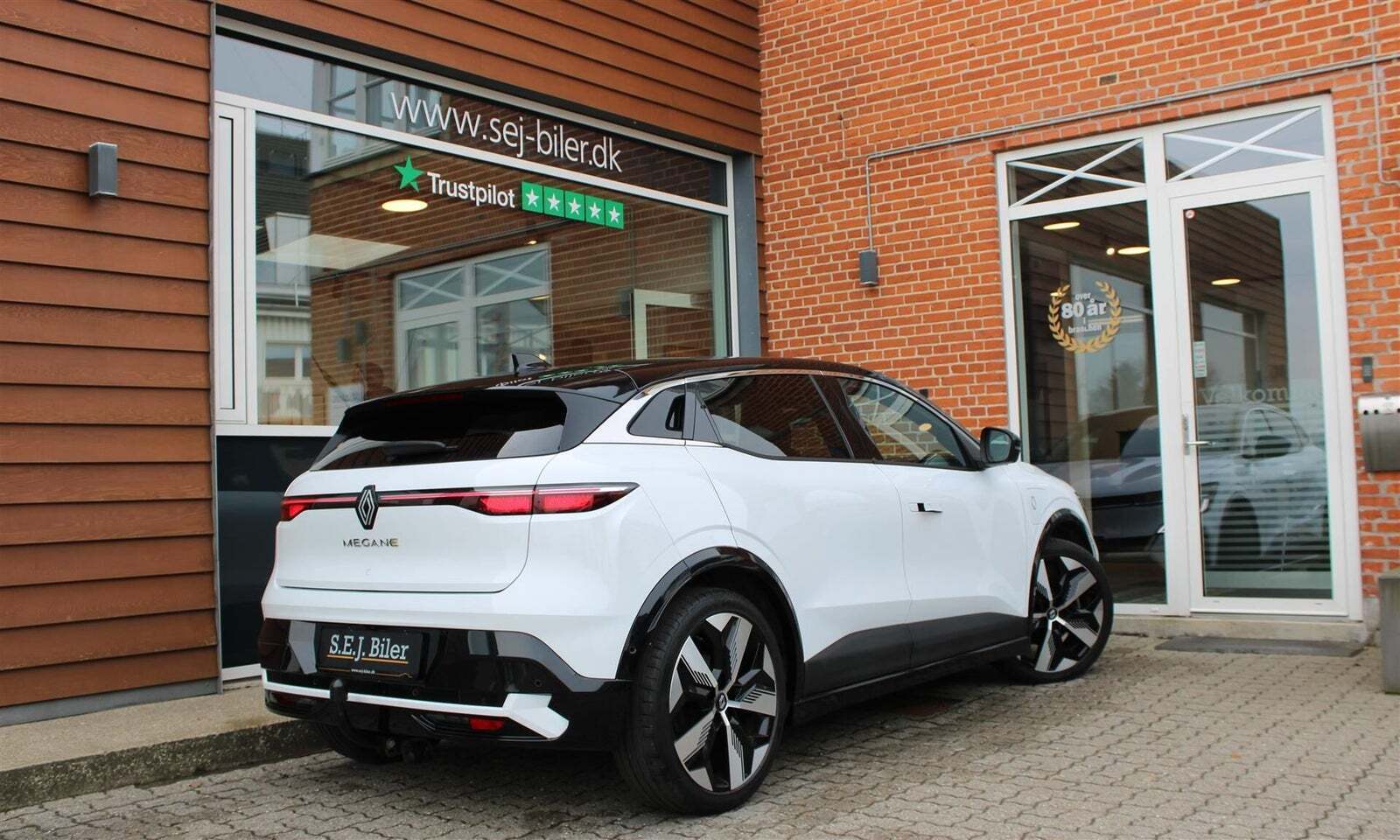 Hvid Renault Megane E-Tech fra 2023