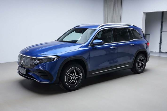 Blå Mercedes EQB350 fra 2025