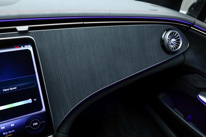 Sort Mercedes EQE350 fra 2024