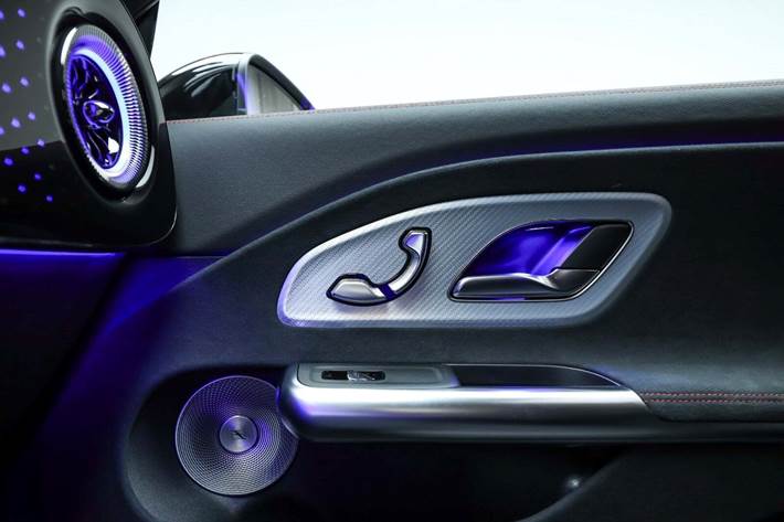 Sort Mercedes CLA250+ fra 2025