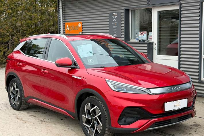 Rød BYD Atto 3 fra 2022 set udefra