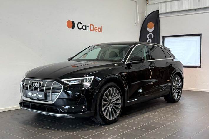Sort Audi e-tron fra 2022 set udefra