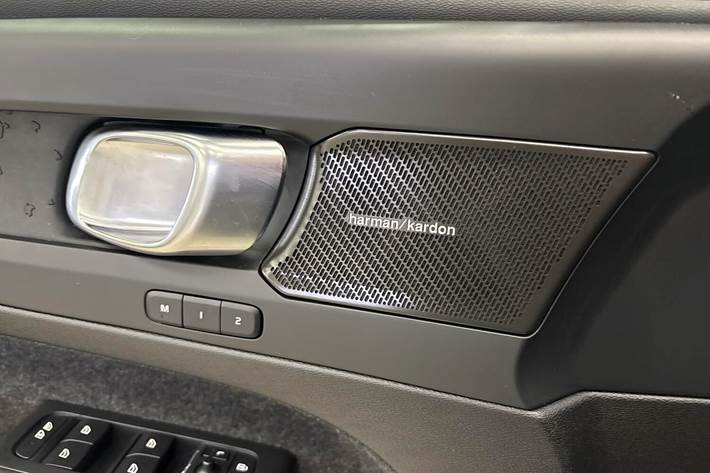 Sort Volvo EC40 fra 2025