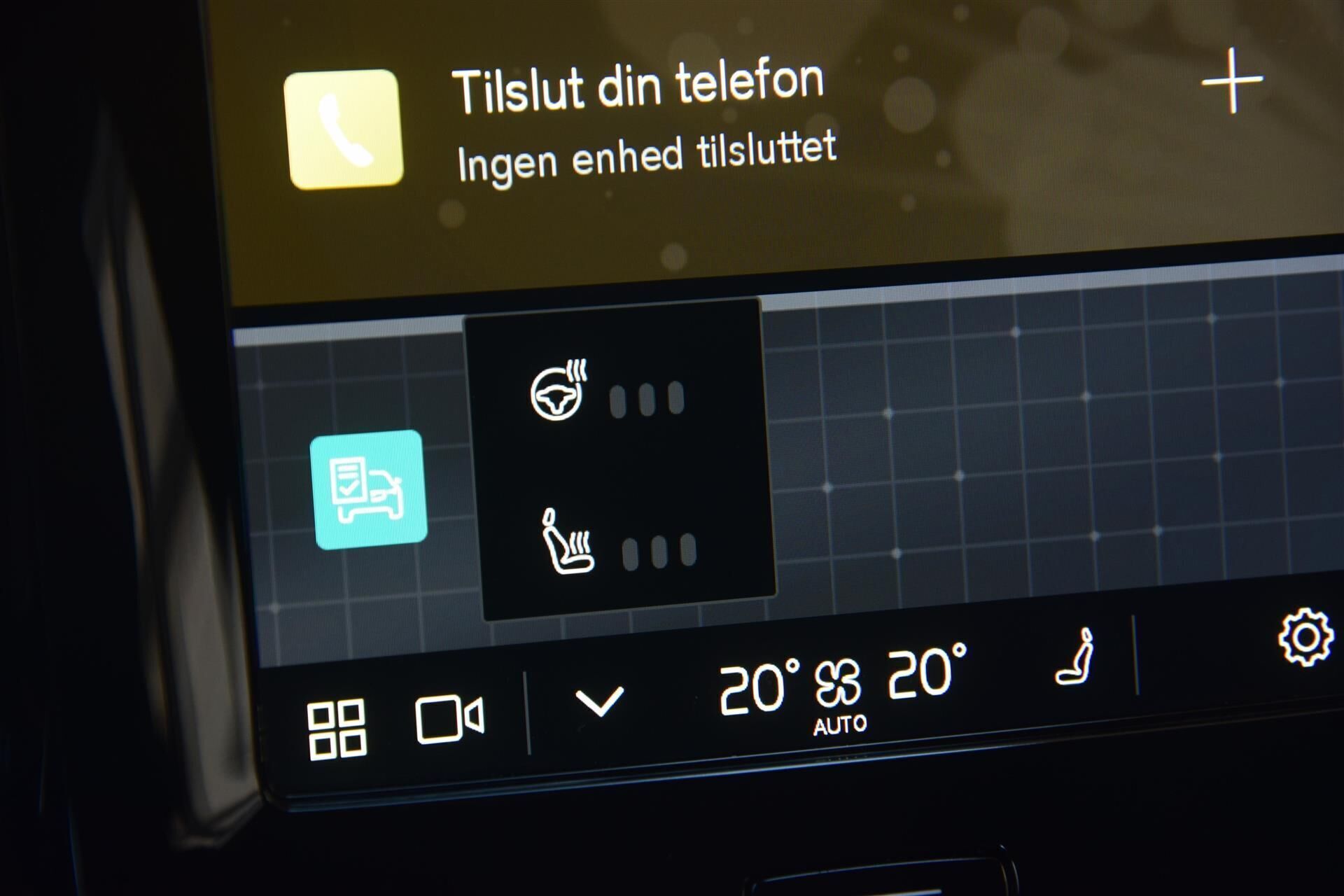 Grøn Volvo XC40 fra 2023