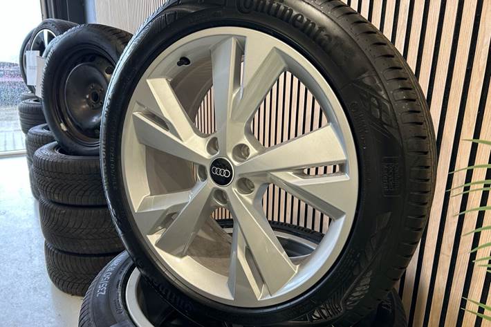 Sort Audi Q4 fra 2023