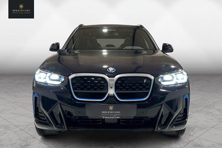 Sort BMW iX3 fra 2023
