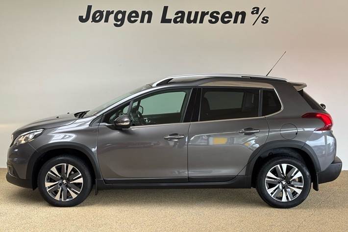 Sort Peugeot 2008 fra 2018