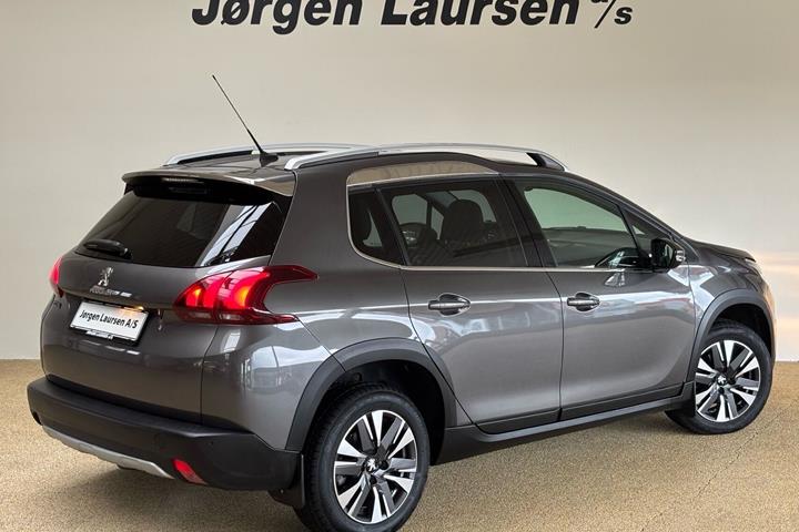 Sort Peugeot 2008 fra 2018