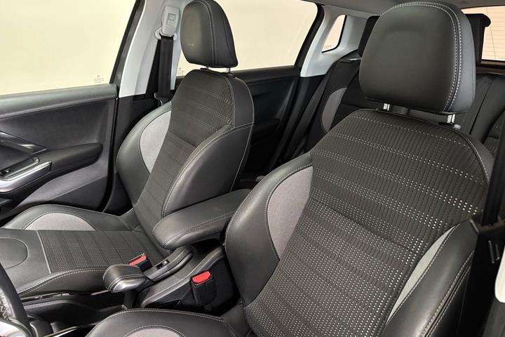 Sort Peugeot 2008 fra 2018