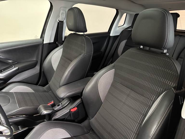 Peugeot 2008 1,2 e-THP Allure EAT6 110HK 5d 6g Aut.