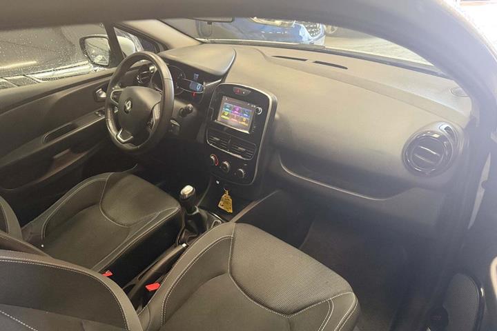 Hvid Renault Clio IV fra 2016
