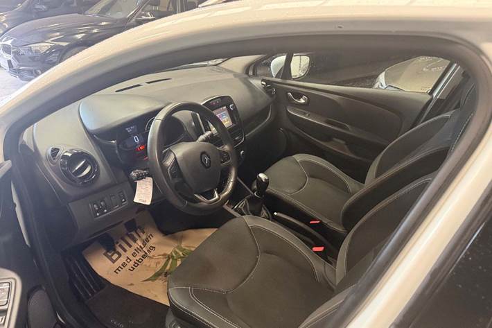 Hvid Renault Clio IV fra 2016