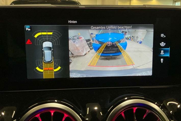 Grå Mercedes EQA250 fra 2021