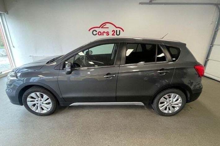 Grå Suzuki S-Cross fra 2017