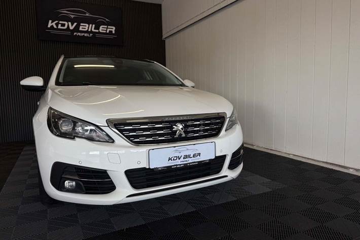 Hvid Peugeot 308 fra 2017