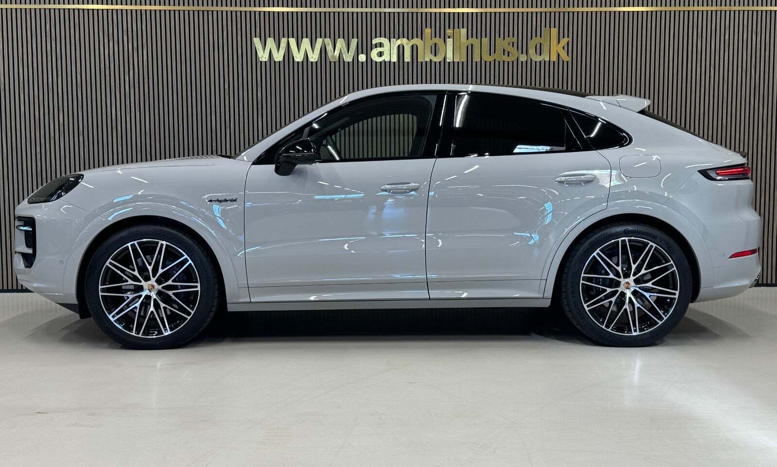 Grå Porsche Cayenne fra 2026