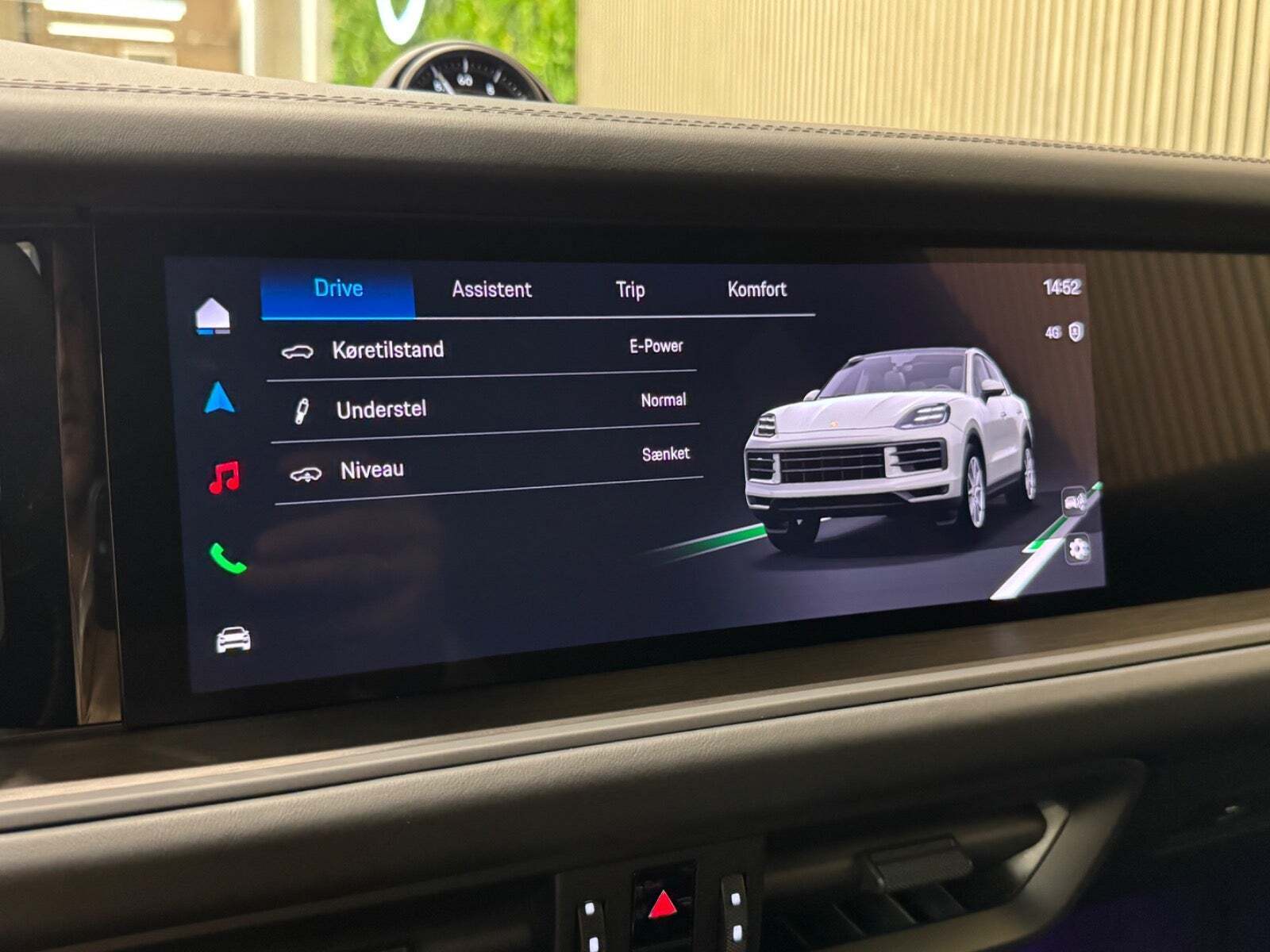 Grå Porsche Cayenne fra 2026