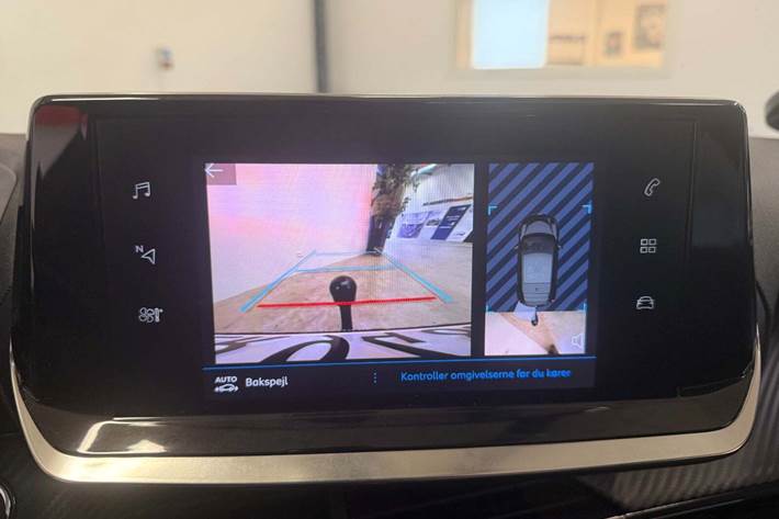 Gul Peugeot 208 fra 2020